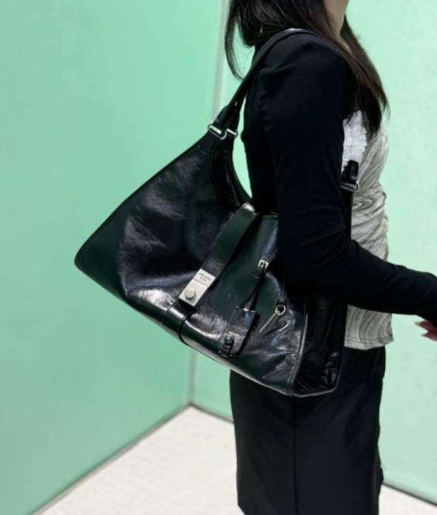 Picture of Prada Handbags _SKUfw197974694fw